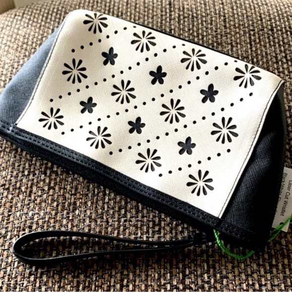 💙 Vera Bradley Wristlet - Picture 3 of 6